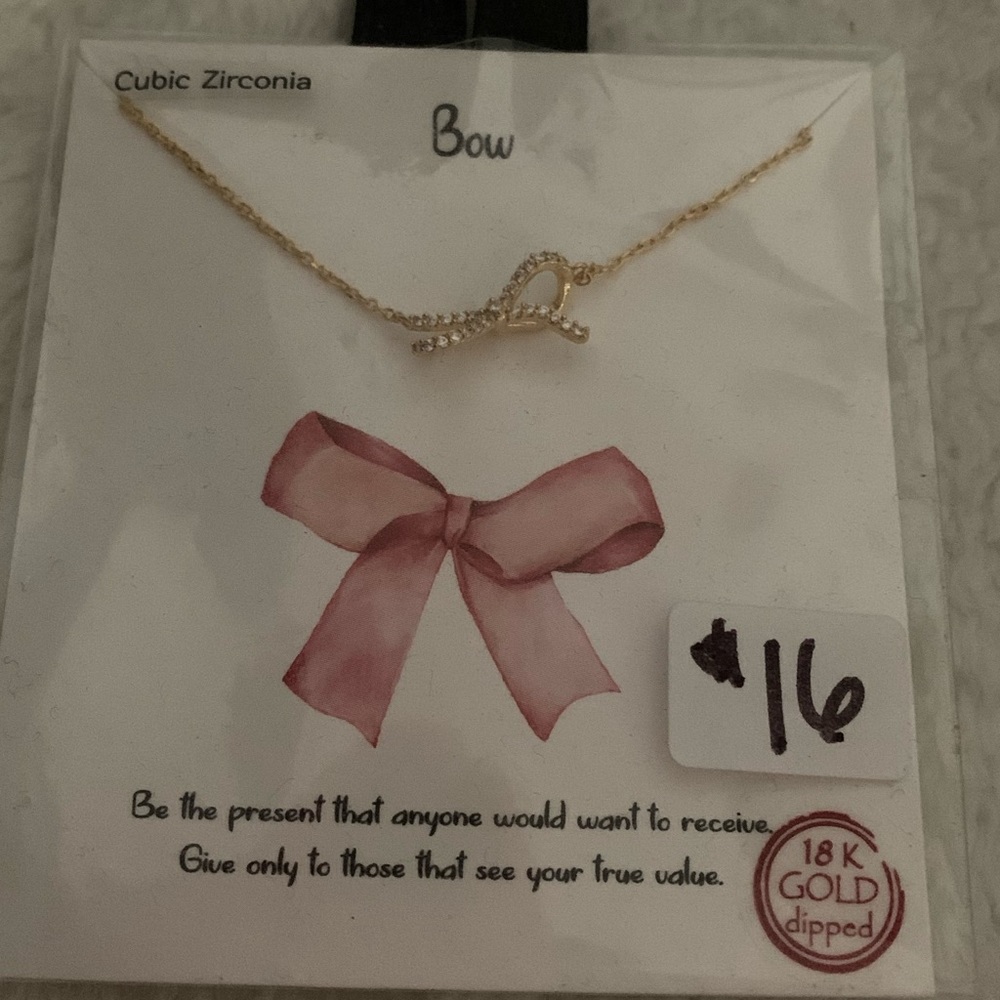 Cubic zirconia Bow necklace